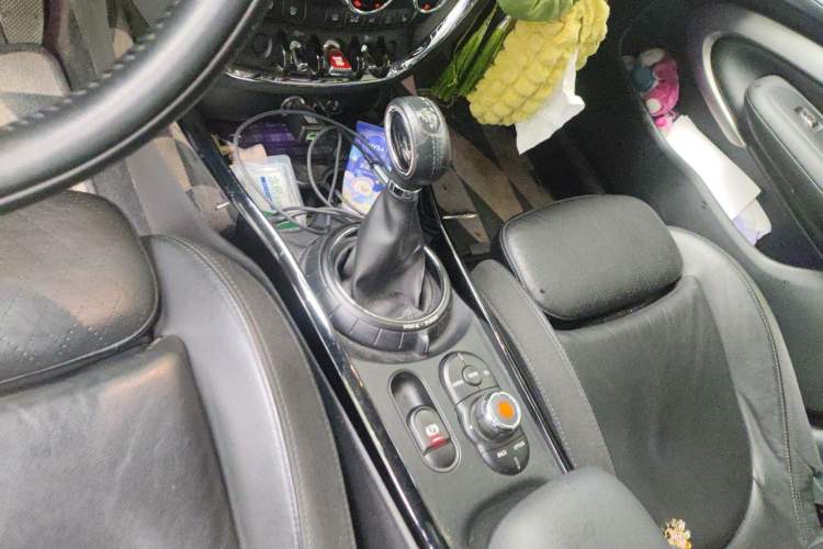 Used MINI Clubman 2016 Revised Version 1.5T COOPER Connoisseur Edition Gear Lever