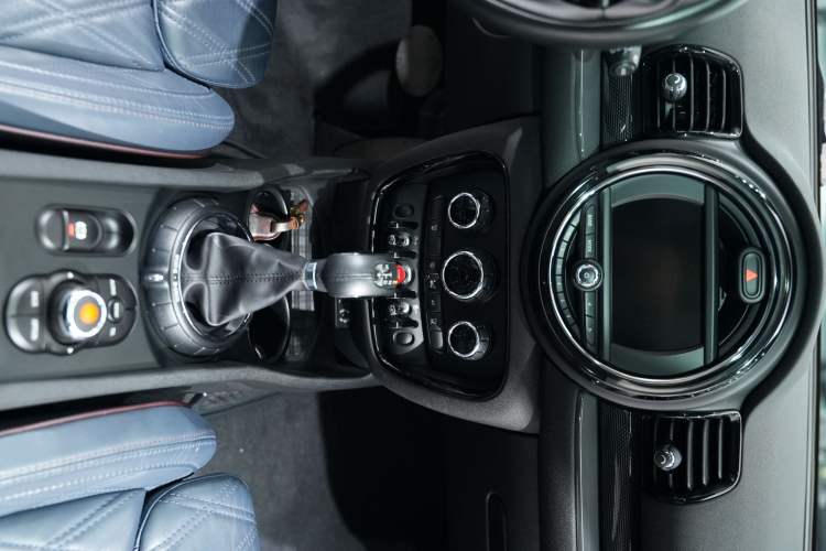 Used MINI Clubman 2016 Revised 2.0T COOPER S Interior 4