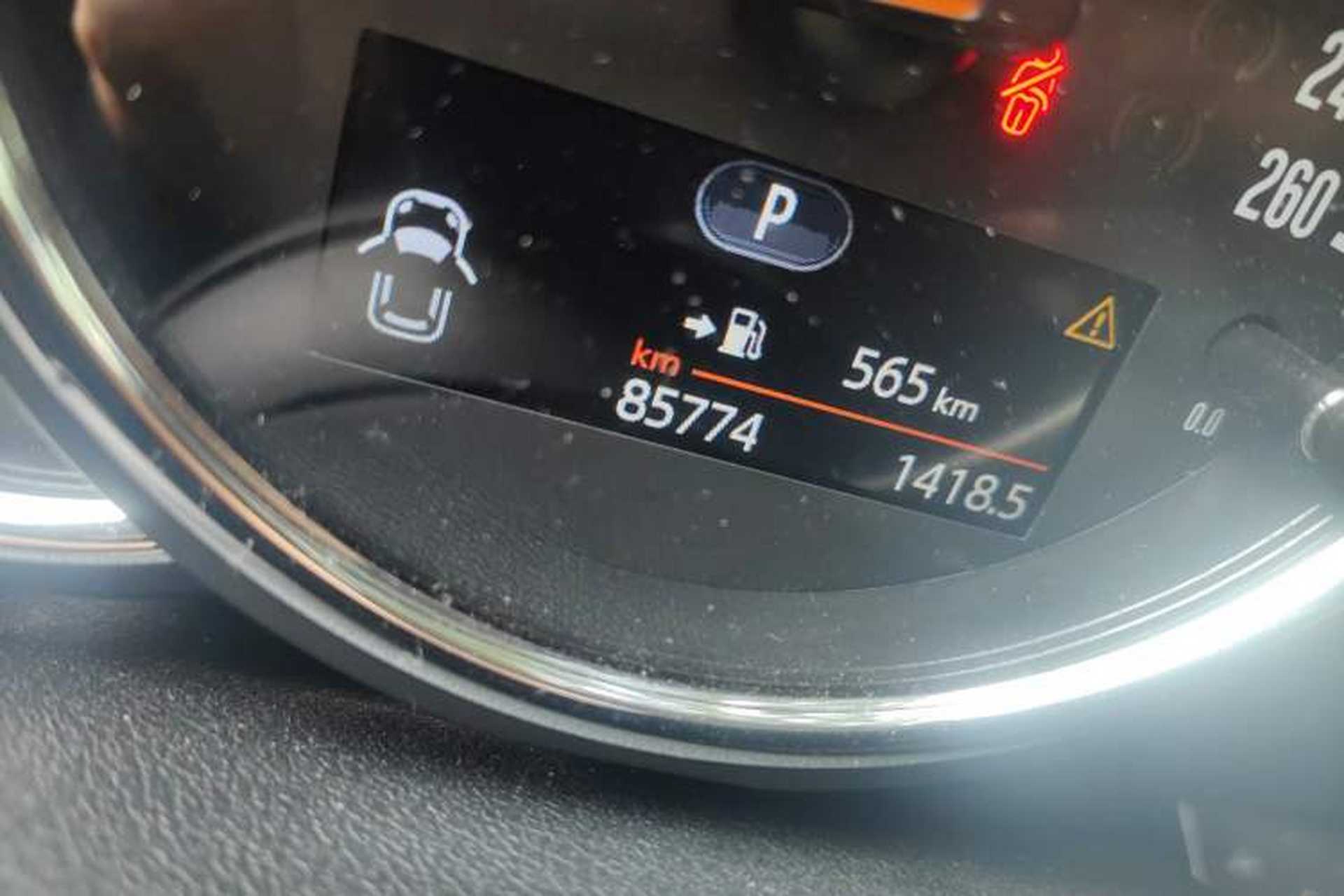 Used MINI Clubman 2016 1.5T COOPER Geek Edition Odometer Close Up