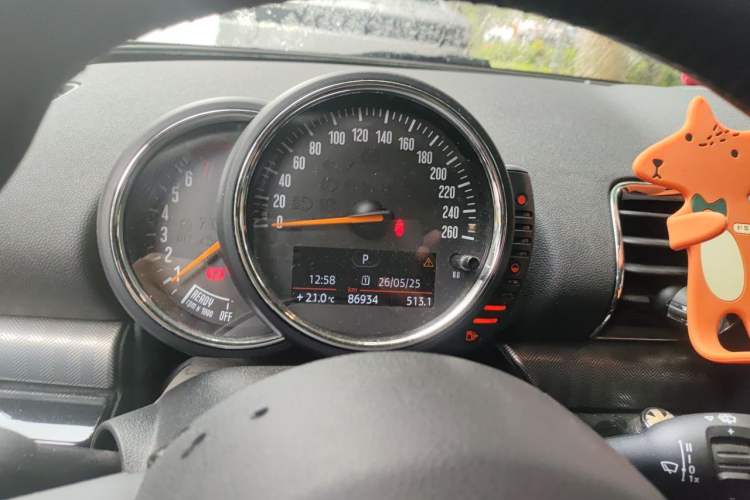 Used MINI Clubman 2016 Revised Version 1.5T COOPER Connoisseur Edition Odometer Close Up