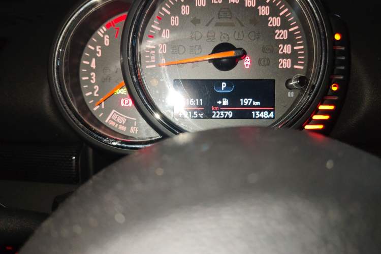 Used MINI Clubman 2016 Revised 2.0T COOPER S Odometer Close Up