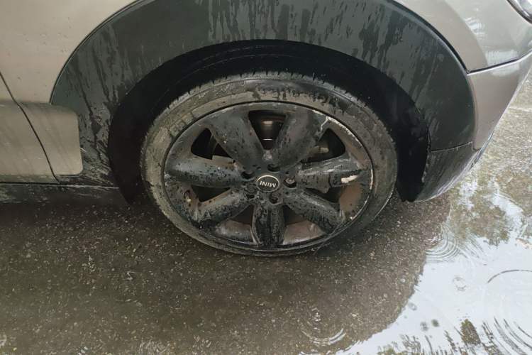 Used MINI Clubman 2016 Revised Version 1.5T COOPER Connoisseur Edition Right Front Wheel Hub