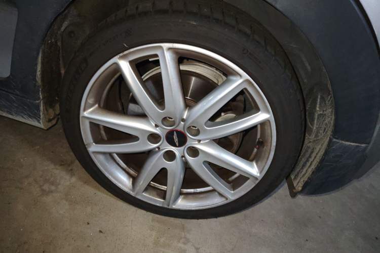Used MINI Clubman 2016 Revised 2.0T COOPER S Right Front Wheel Hub