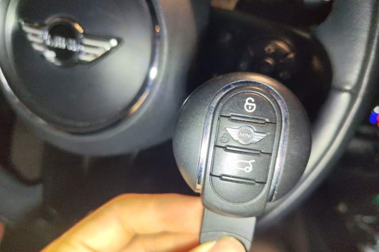 Used MINI Clubman 2016 Revised Version 1.5T COOPER Connoisseur Edition Vehicle Key