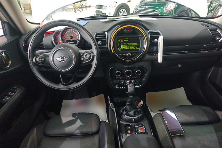 Used MINI Clubman 2016 Revised Version 1.5T COOPER Connoisseur Edition Center Console