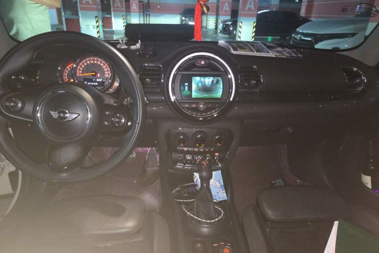 Used MINI Clubman 2016 Revised Version 1.5T COOPER Connoisseur Edition Center Console