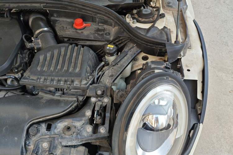 Used MINI Clubman 2016 Revised Version 2.0T COOPER S Connoisseur Edition Engine Bay Left