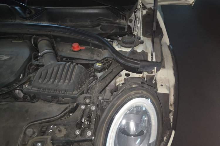 Used MINI Clubman 2016 Revised Version 1.5T COOPER Connoisseur Edition Engine Bay Left