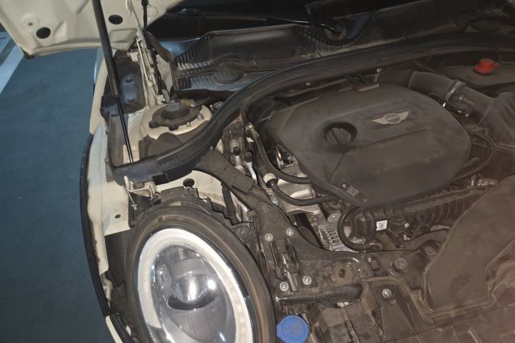 Used MINI Clubman 2016 Revised Version 1.5T COOPER Connoisseur Edition Engine Bay Right
