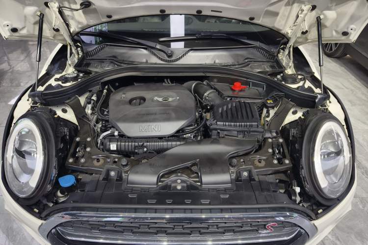 Used MINI Clubman 2016 Revised 2.0T COOPER S Engine Bay