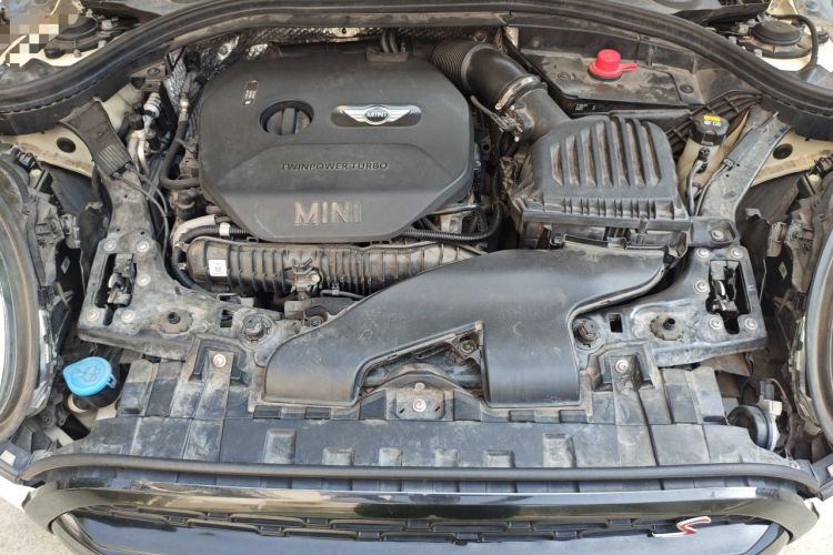 Used MINI Clubman 2016 Revised Version 2.0T COOPER S Connoisseur Edition Engine Bay