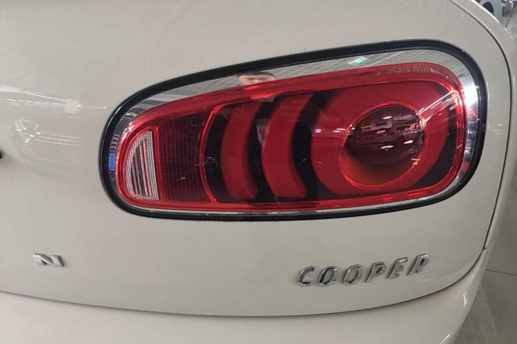 Used MINI Clubman 2016 Revised Version 1.5T COOPER Connoisseur Edition Exterior 3