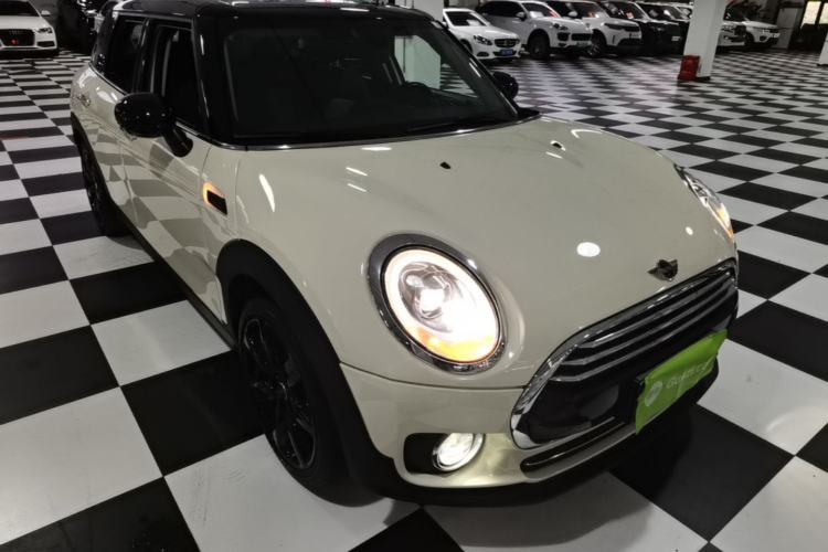 Used MINI Clubman 2016 Revised Version 1.5T COOPER Connoisseur Edition Front Right 45 Deg