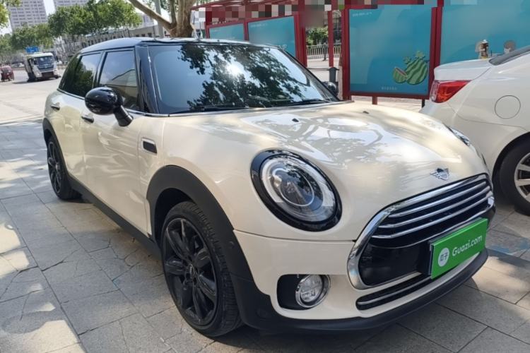 Used MINI Clubman 2016 Revised Version 1.5T COOPER Connoisseur Edition Front Right 45 Deg