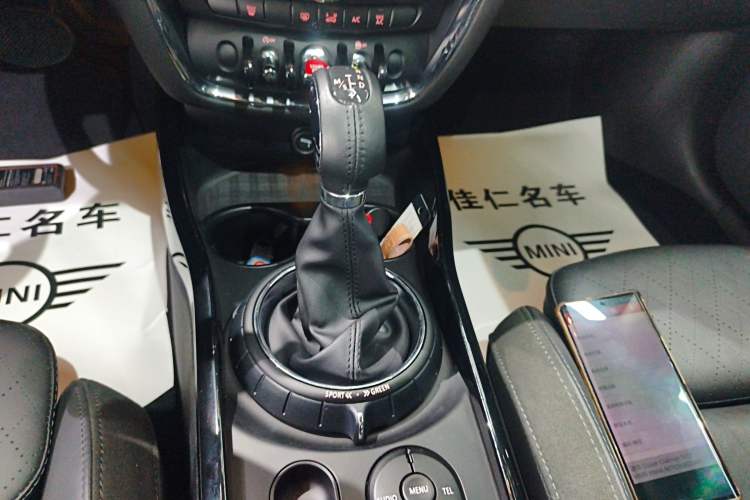 Used MINI Clubman 2016 Revised Version 1.5T COOPER Connoisseur Edition Gear Lever