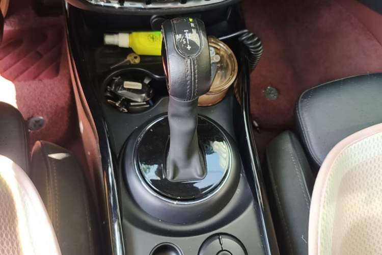 Used MINI Clubman 2016 Revised Version 1.5T COOPER Connoisseur Edition Gear Lever