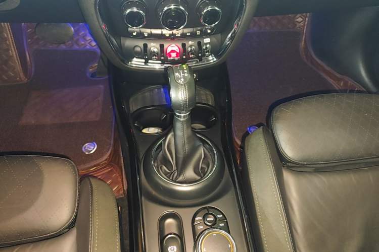 Used MINI Clubman 2016 Revised Version 1.5T COOPER Connoisseur Edition Gear Lever