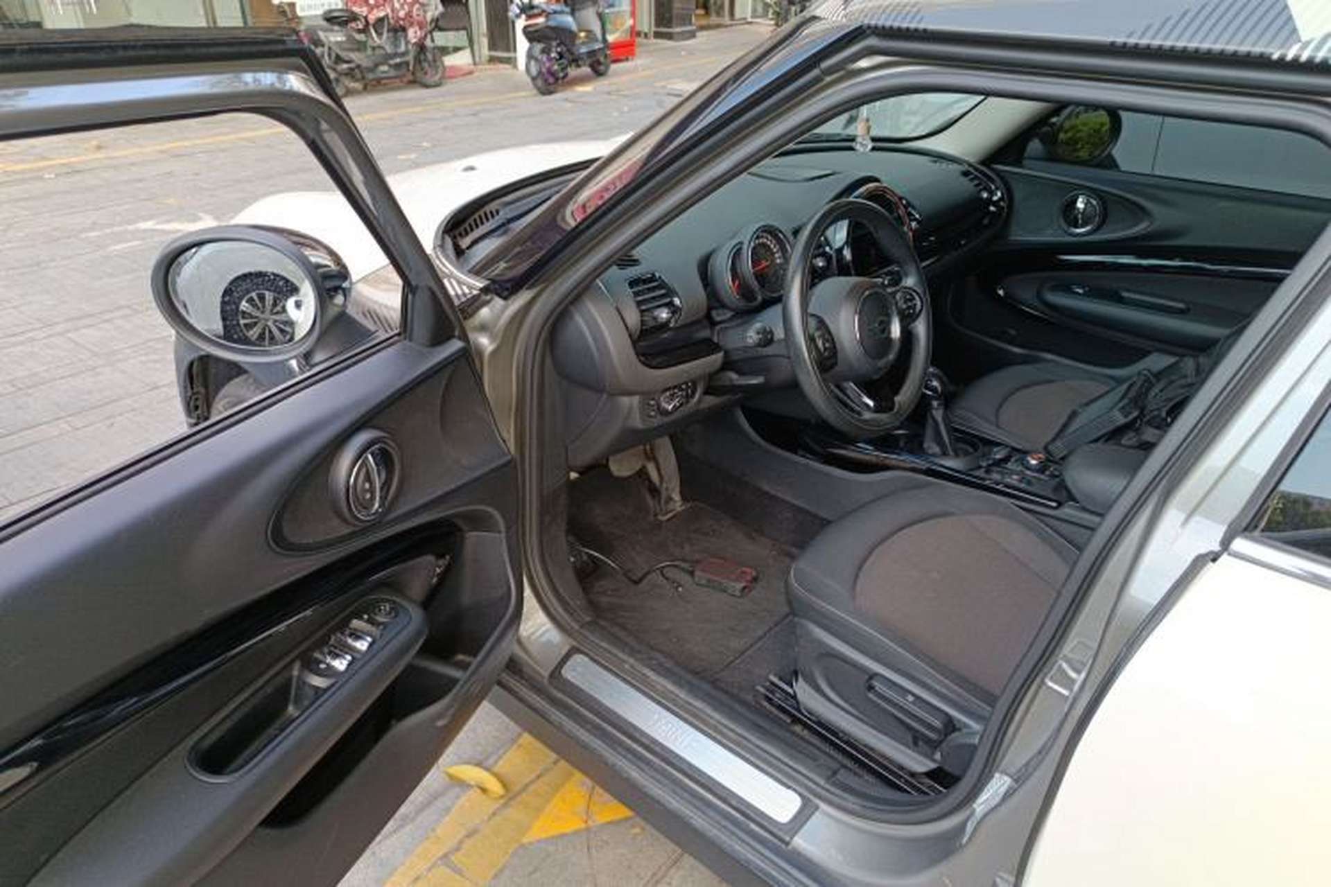 Used MINI Clubman 2016 1.5T ONE Internet Limited Edition Interior 3