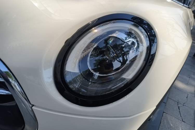 Used MINI Clubman 2016 Revised Version 1.5T COOPER Connoisseur Edition Left Front Headlight