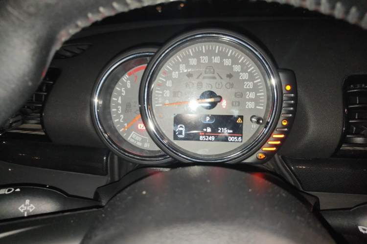 Used MINI Clubman 2016 Revised 1.5T COOPER Odometer Close Up