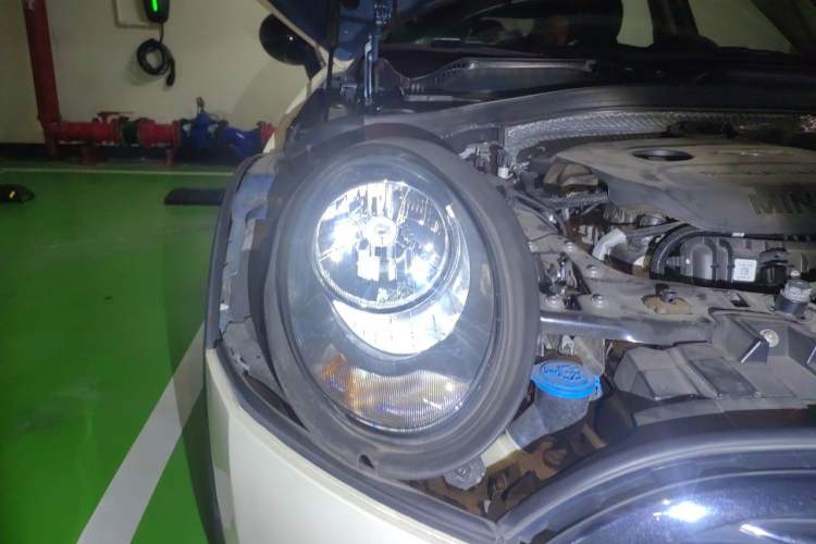 Used MINI Clubman 2016 Revised 1.5T COOPER Right Front Headlight