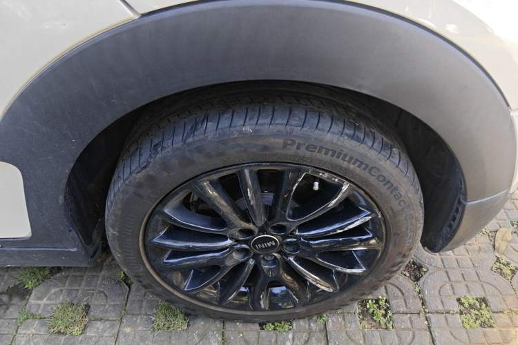 Used MINI Clubman 2016 Revised 1.5T COOPER Right Front Wheel Hub