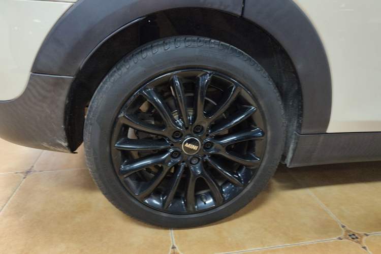 Used MINI Clubman 2016 Revised 1.5T COOPER Right Rear Wheel Hub
