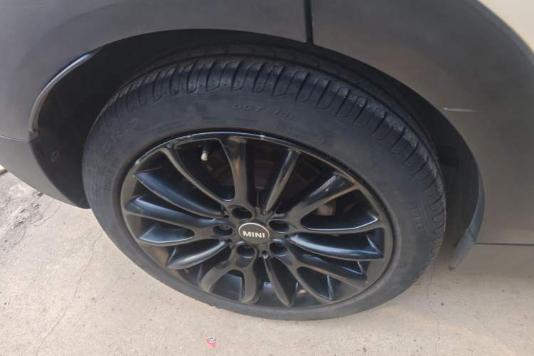 Used MINI Clubman 2016 Revised 1.5T COOPER Right Rear Wheel Hub