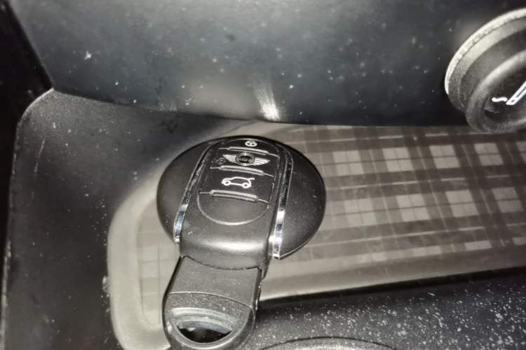 Used MINI Clubman 2016 Revised Version 1.5T COOPER Connoisseur Edition Vehicle Key
