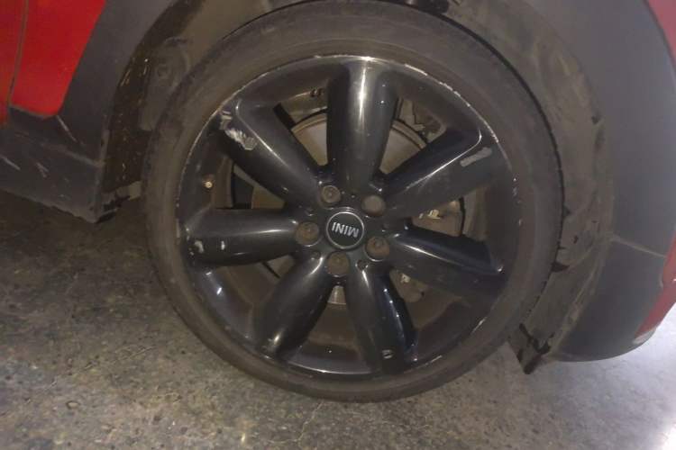 Used MINI Clubman 2017 2.0T COOPER S for Car Enthusiasts Right Front Wheel Hub