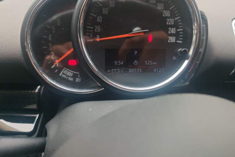 Used MINI Clubman 2018 1.5T COOPER Artist Odometer Close Up
