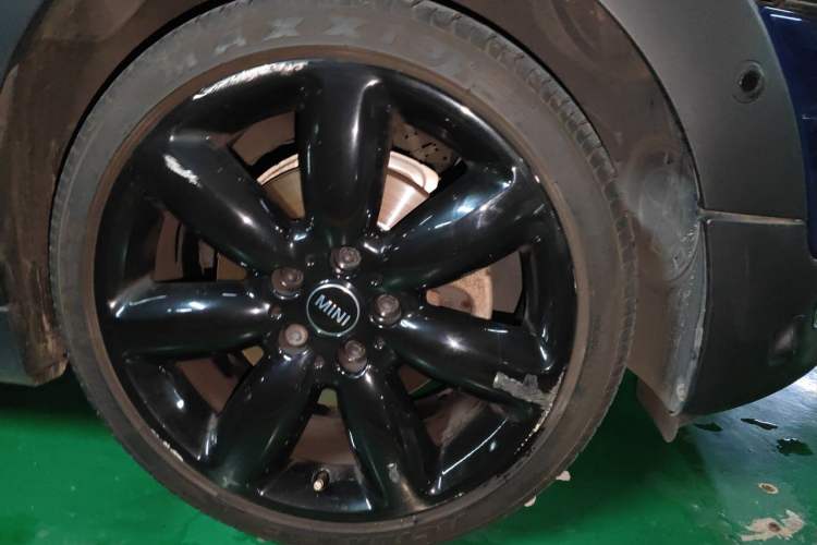 Used MINI Clubman 2018 1.5T COOPER Artist Right Front Wheel Hub