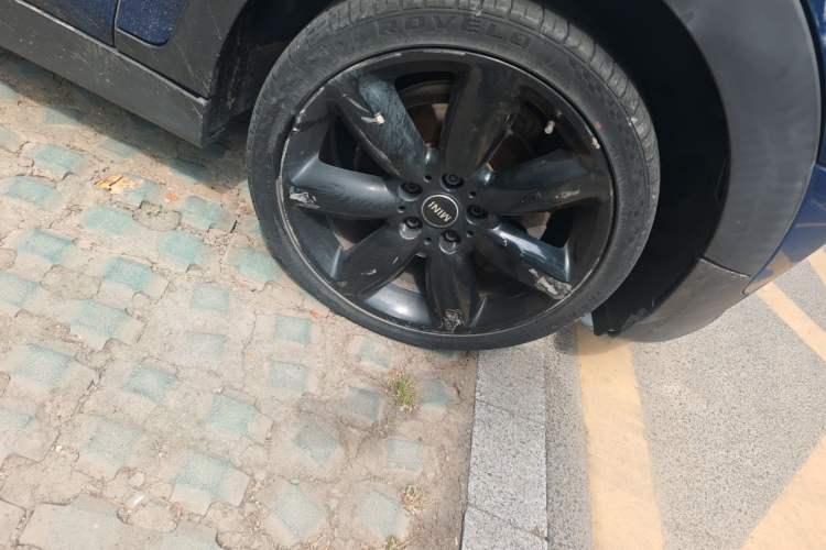 Used MINI Clubman 2018 1.5T COOPER Artist Right Front Wheel Hub