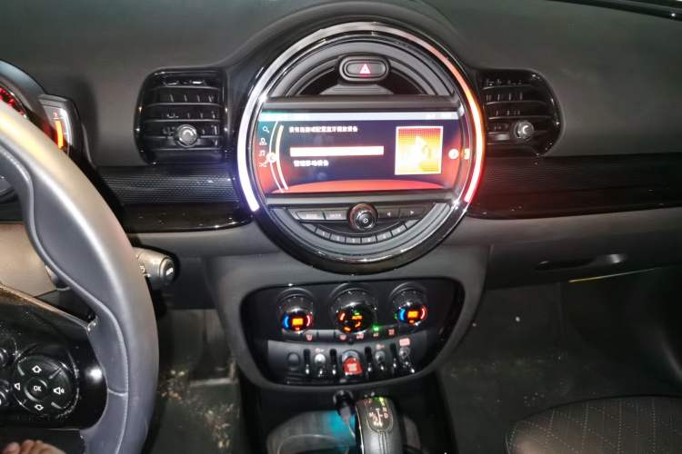 Used MINI Clubman 2018 1.5T COOPER Artist Audio And AC Panel