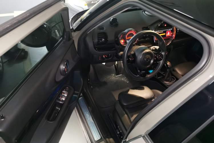 Used MINI Clubman 2018 1.5T COOPER Artist Driver Seat