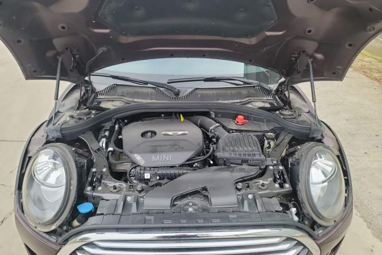 Used MINI Clubman 2018 1.5T COOPER Artist Engine Bay