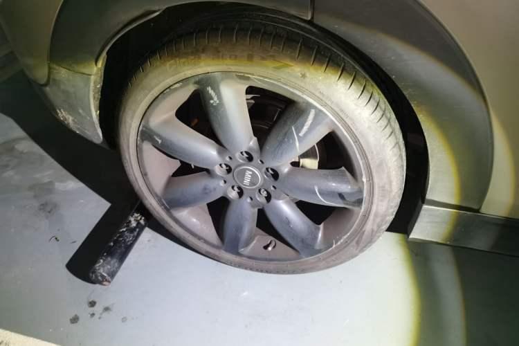 Used MINI Clubman 2018 1.5T COOPER Artist Right Front Wheel Hub