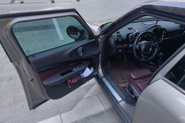 Used MINI Clubman 2018 1.5T COOPER Artist Driver Seat