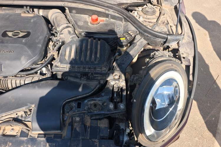 Used MINI Clubman 2018 2.0T COOPER S Artist Engine Bay Left