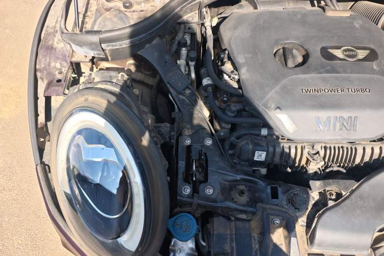 Used MINI Clubman 2018 2.0T COOPER S Artist Engine Bay Right