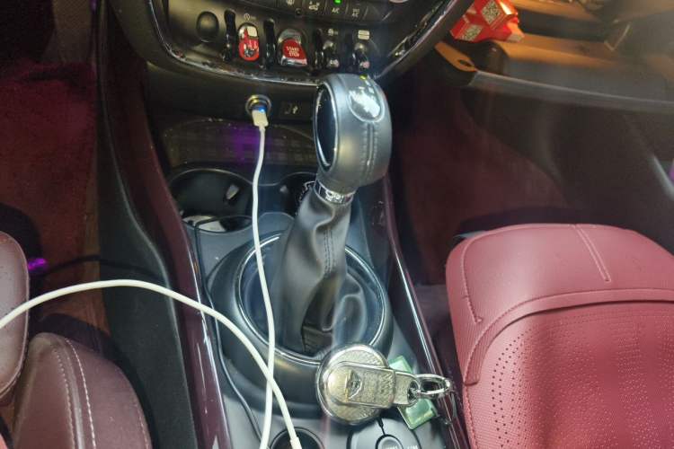 Used MINI Clubman 2018 1.5T COOPER Classic Edition Gear Lever