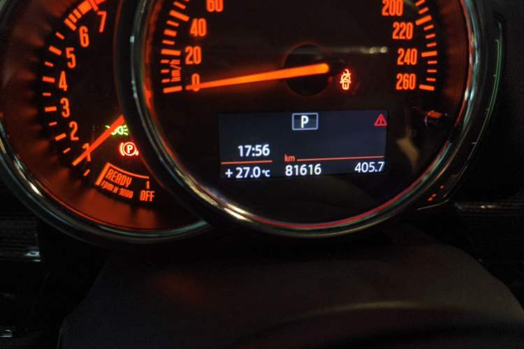Used MINI Clubman 2018 2.0T COOPER S Racing Driver Odometer Close Up