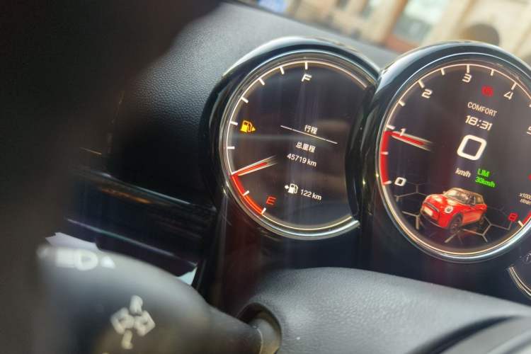Used MINI Clubman 2018 1.5T COOPER Classic Edition Odometer Close Up