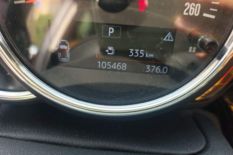 Used MINI Clubman 2018 2.0T COOPER S Artist Odometer Close Up