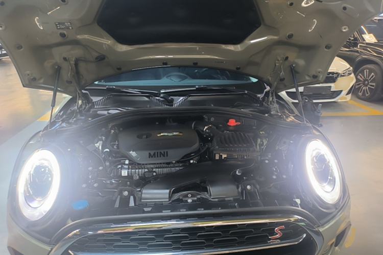 Used MINI Clubman 2018 2.0T COOPER S Artist Engine Bay
