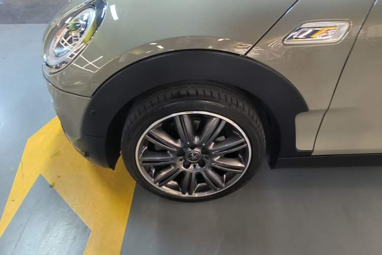 Used MINI Clubman 2018 2.0T COOPER S Artist Exterior 4