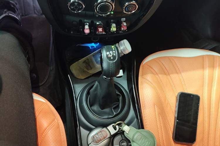 Used MINI Clubman 2018 1.5T COOPER Classic Edition Gear Lever