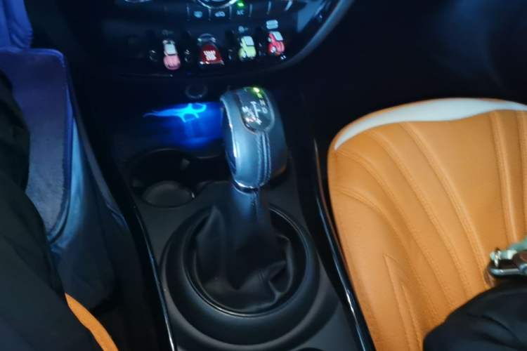 Used MINI Clubman 2018 1.5T COOPER Classic Edition Gear Lever