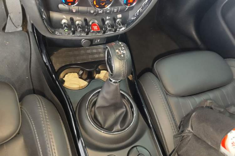 Used MINI Clubman 2018 2.0T COOPER S Artist Gear Lever