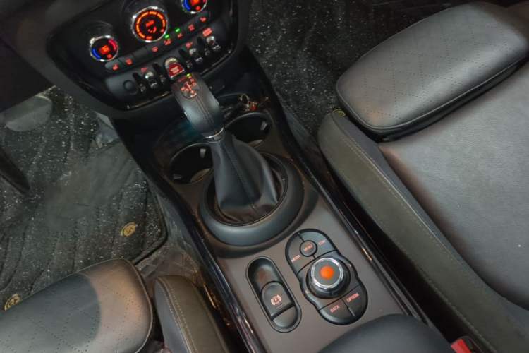 Used MINI Clubman 2018 1.5T COOPER Artist Gear Lever